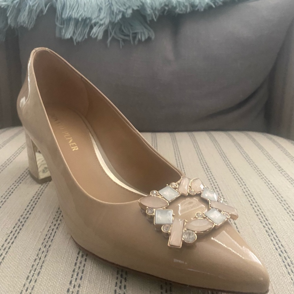 Donald J. Pliner - Suzette Womens Patent Rhinestone Pumps - Size 10M